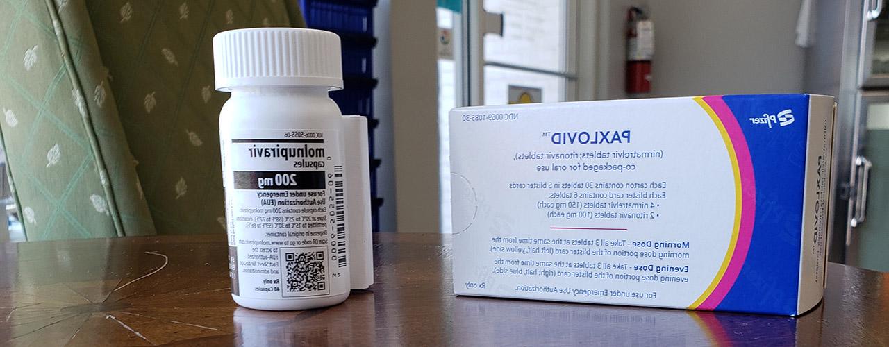 Paxlovid(左)和Lagevrio(右), 两种COVID-19抗病毒药物现已在Cedar Care Village药房上市.